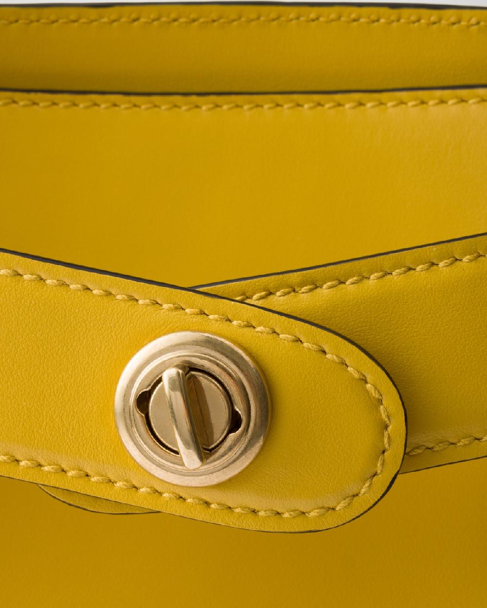 Prada Bolso Prada Etude de piel grande Envío internacional gratuito