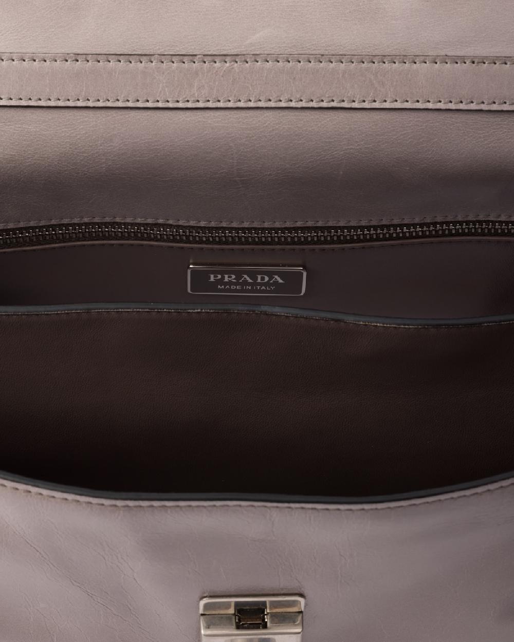 Prada Bolso de piel mediano Libre de impuestos