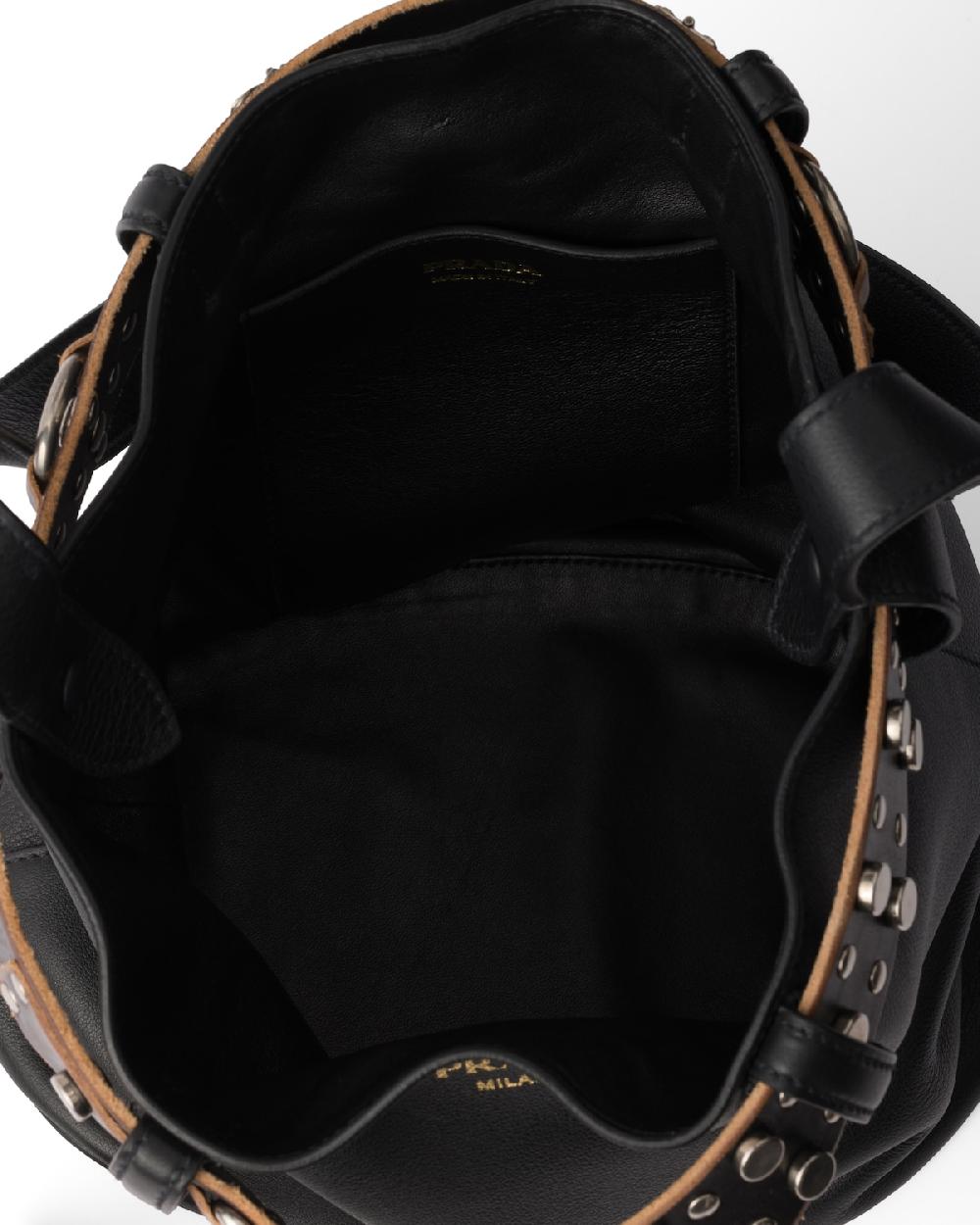 Prada Bolso saco Prada Buckle de piel con cinturón con tachuelas Rebajas de fin de temporada