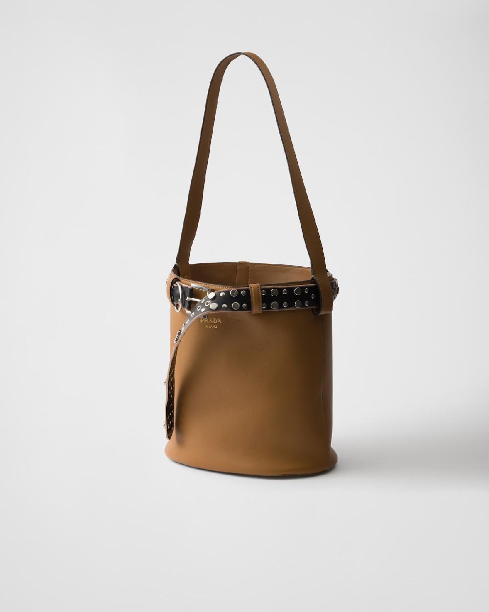 Prada Bolso saco Prada Buckle de piel con cinturón con tachuelas Precio ultrabajo