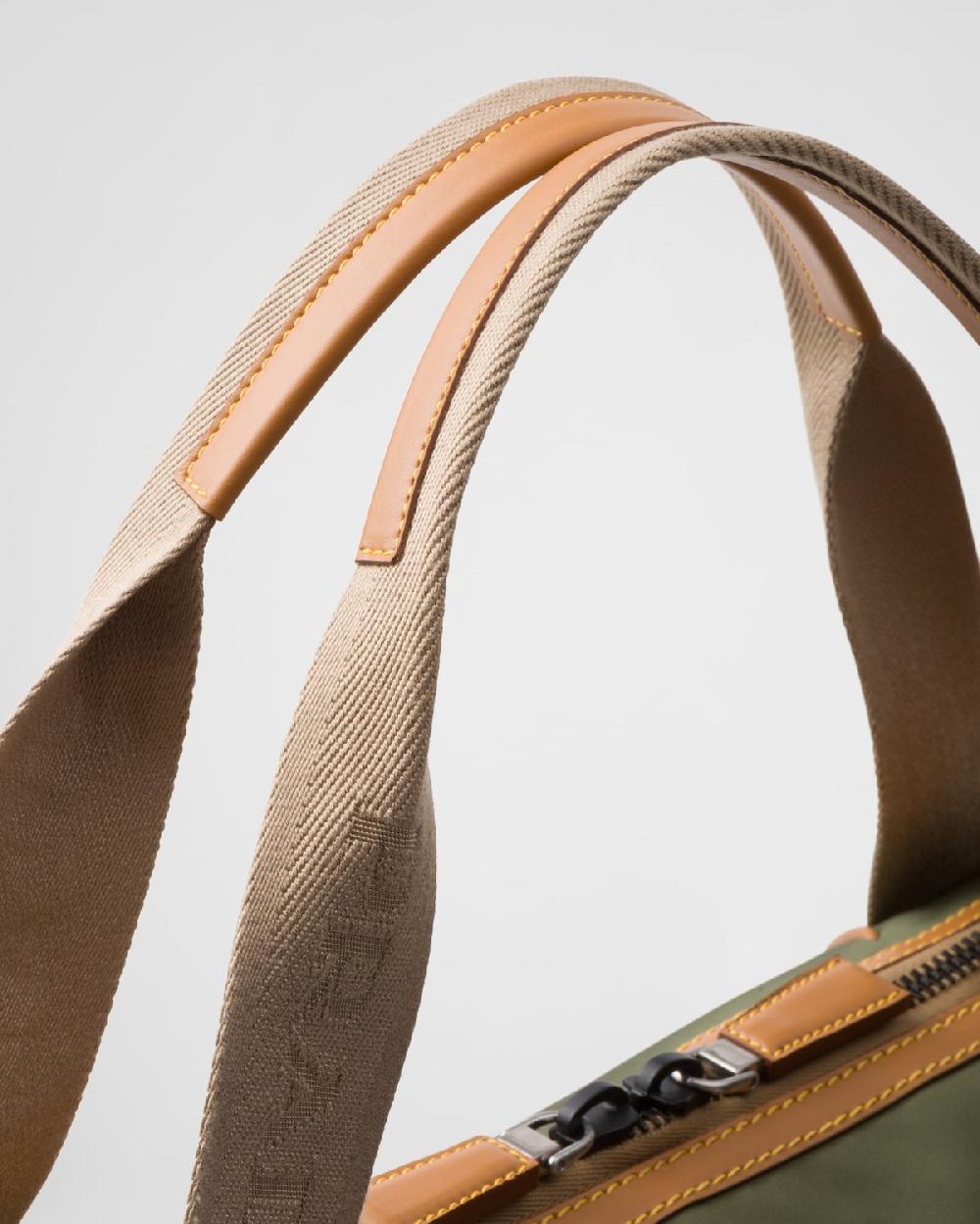 Prada Bolsa de viaje de Re-Nylon y piel Devoluciones gratuitas
