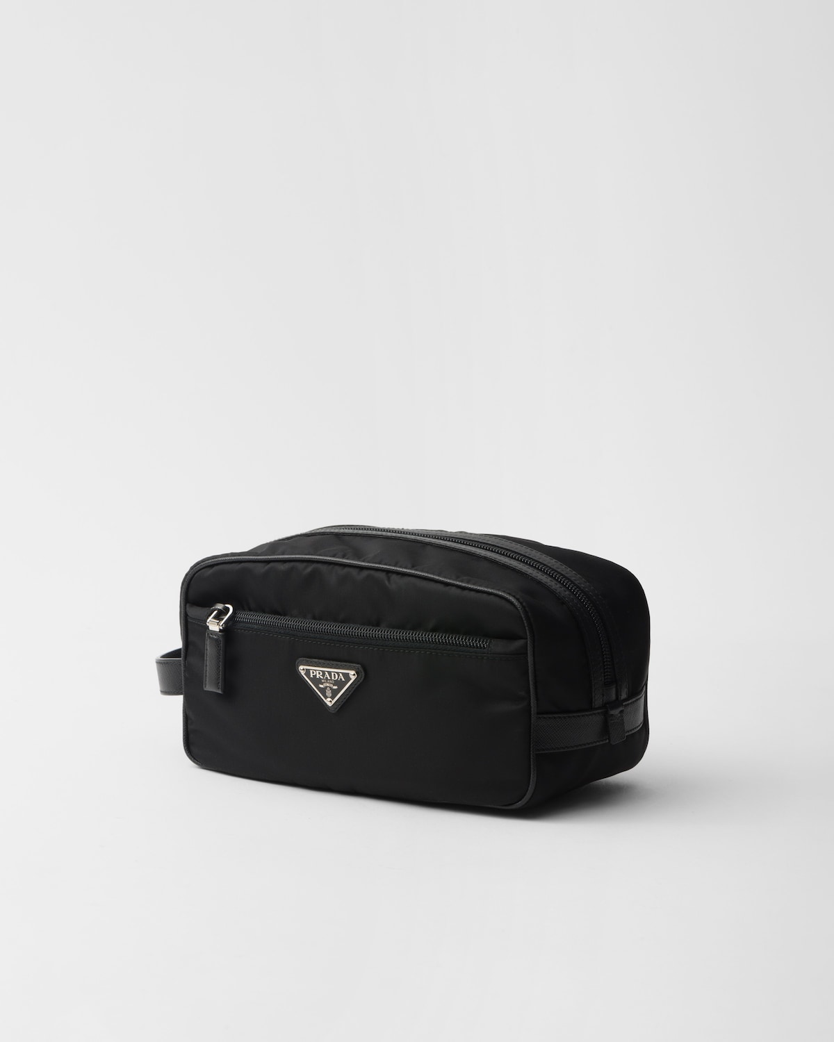 Prada Pouch de viaje de Re-Nylon y piel Saffiano
