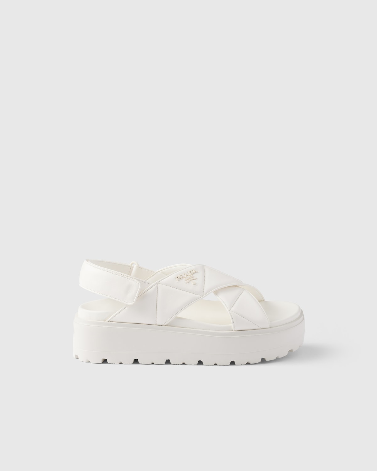 Prada Sandalias de plataforma plana de napa trenzada