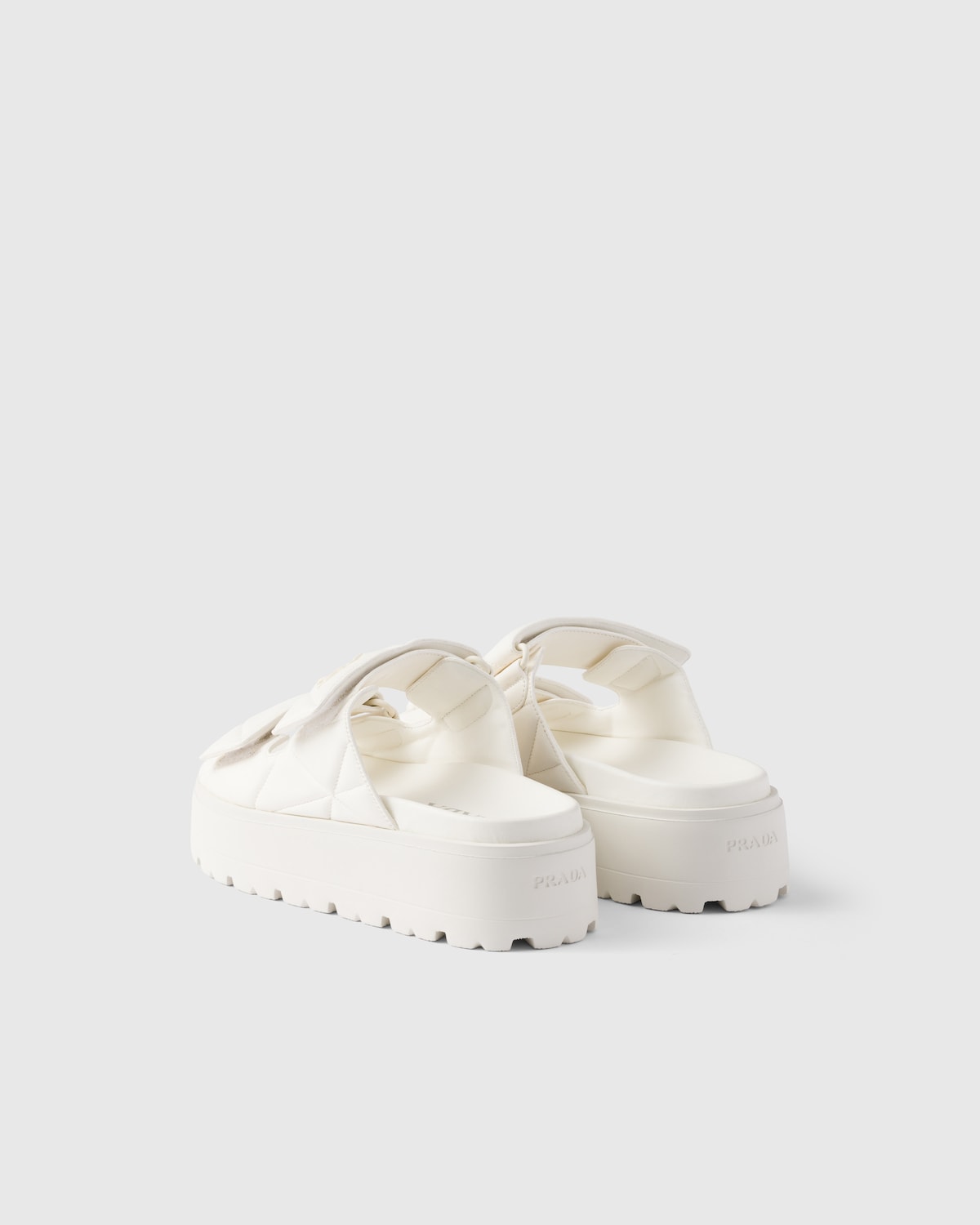 Prada Sandalias planas de napa acolchada Precio de fábrica