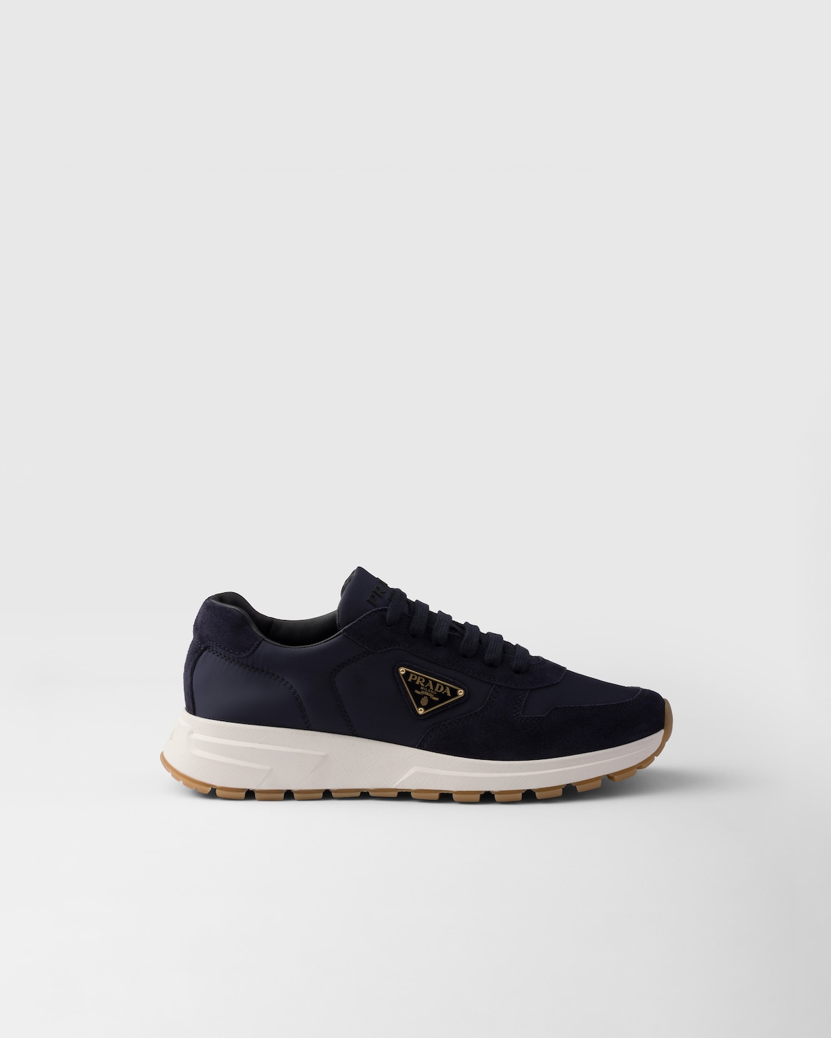 Prada Zapatillas Prax 01 de ante y Re-Nylon