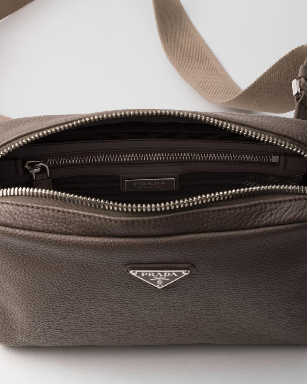 Prada Bolso bandolera de piel con colgante Devoluciones gratuitas