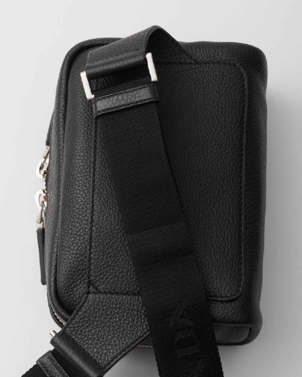 Prada Bolso bandolera de piel En línea