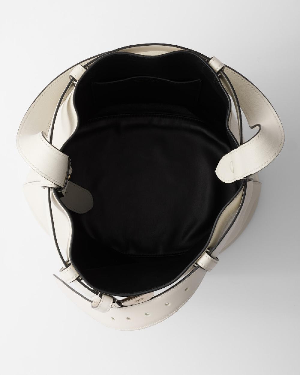 Prada Bolso saco Prada Buckle de piel con cinturón Rebajas online