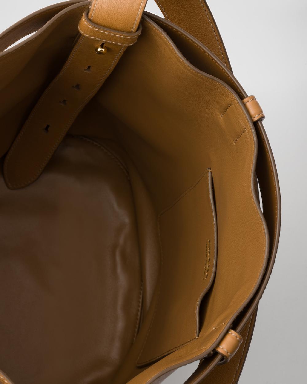 Prada Bolso saco Prada Buckle de piel con cinturón Rebajas top