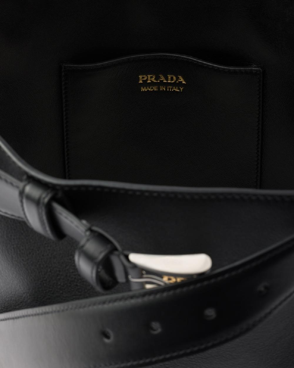 Prada Bolso saco Prada Buckle de piel con cinturón Envío gratis