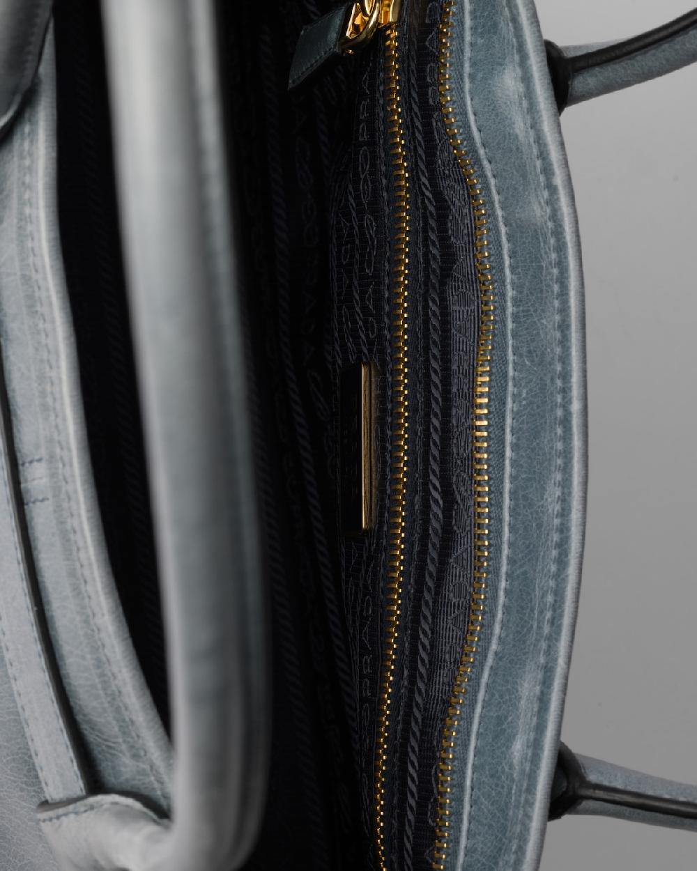 Prada Bolso grande Prada Bonnie de piel Último día