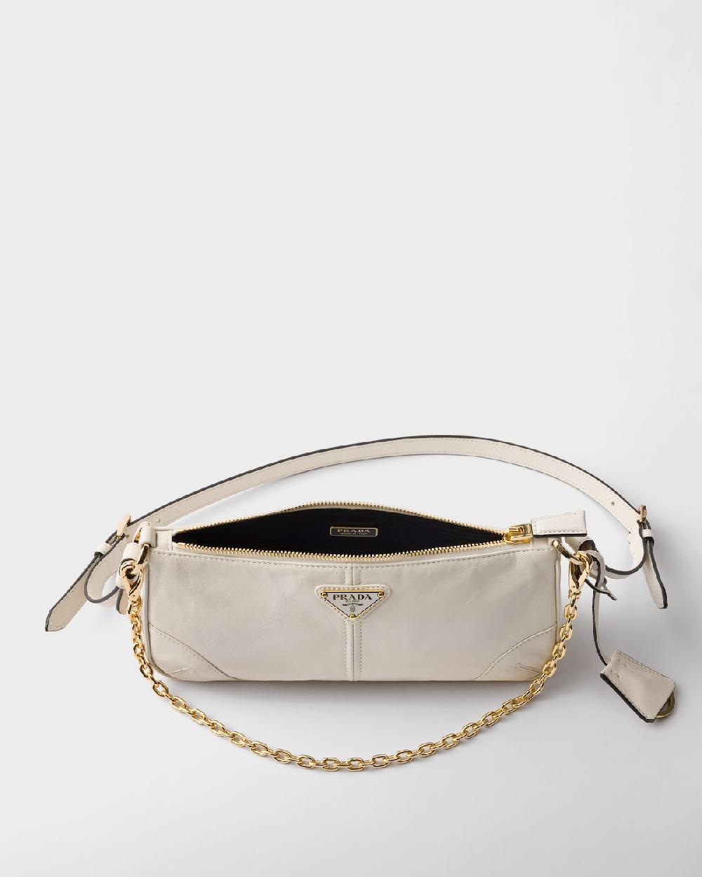 Prada Bolso bandolera mediano de piel Prada Re-Edition 2002 Solo queda un día