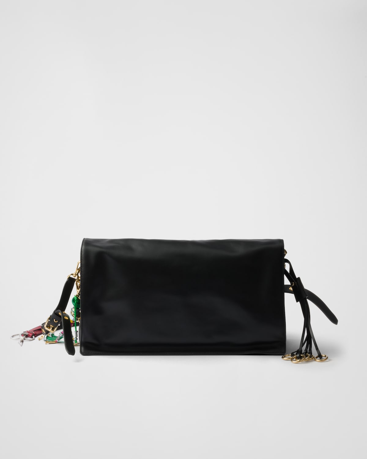 Prada Bolso bandolera Prada Soft Sound de piel con colgantes grande Tienda de fábrica