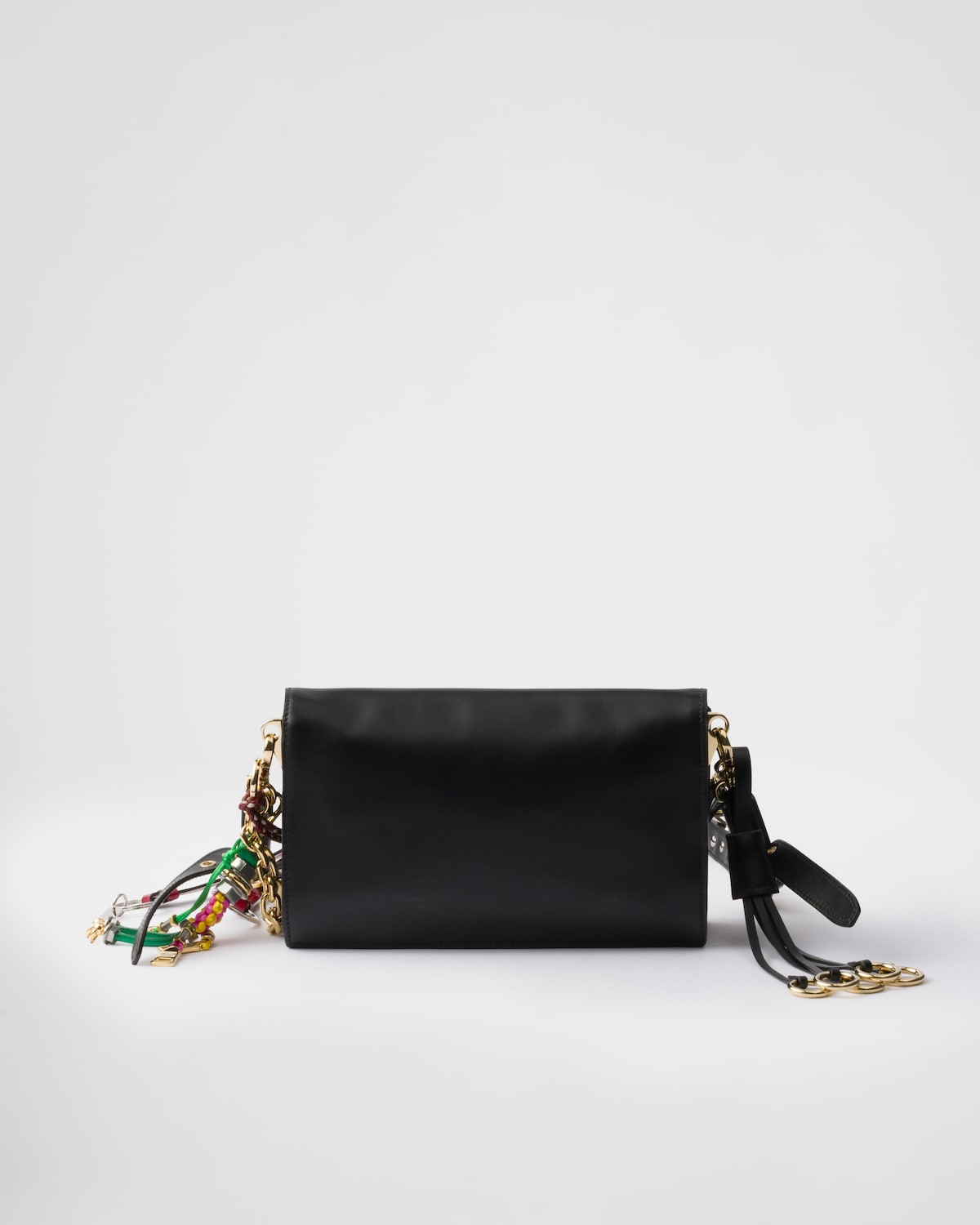 Prada Bolso bandolera Prada Soft Sound de piel con colgantes pequeño Ahorra y exporta