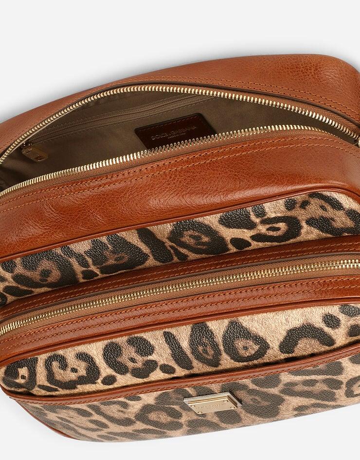 Dolce & Gabbana Bolso de mano en crespo estampado leopardo con placa con logotipo Solo hoy