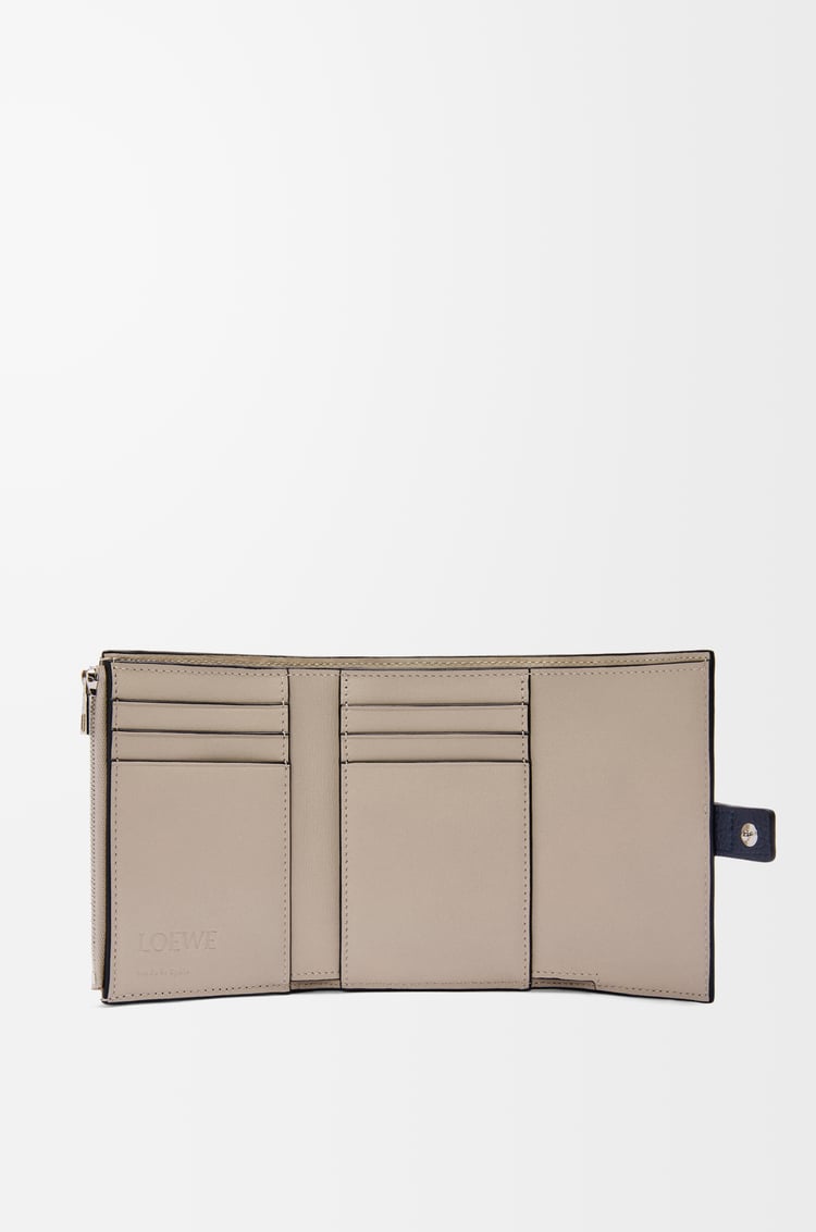 Loewe Small vertical wallet in soft grained calfskin 1 Colours Envío gratis