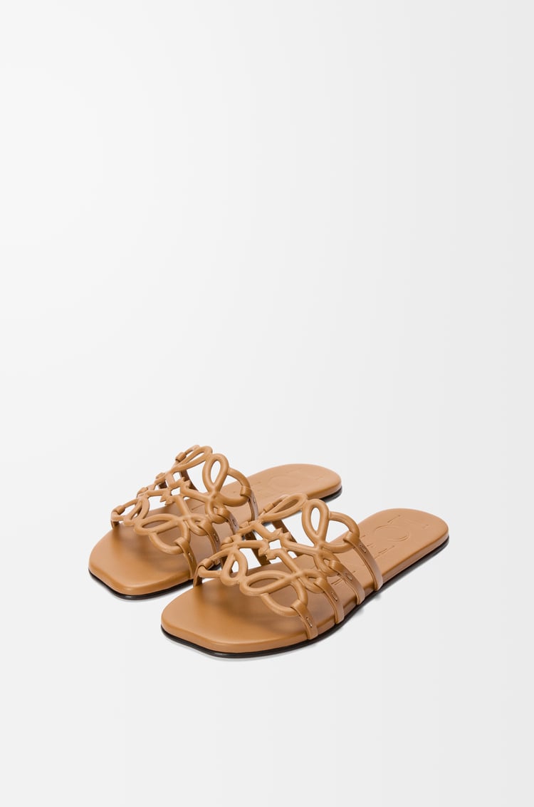 Loewe Petal Anagram slide in soft calfskin 3 Colours Envío internacional gratuito