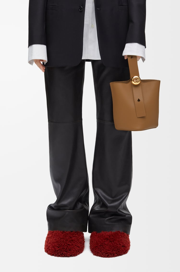 Loewe Mini Pebble bucket in smooth calfskin 11 Colours Ofertas especiales