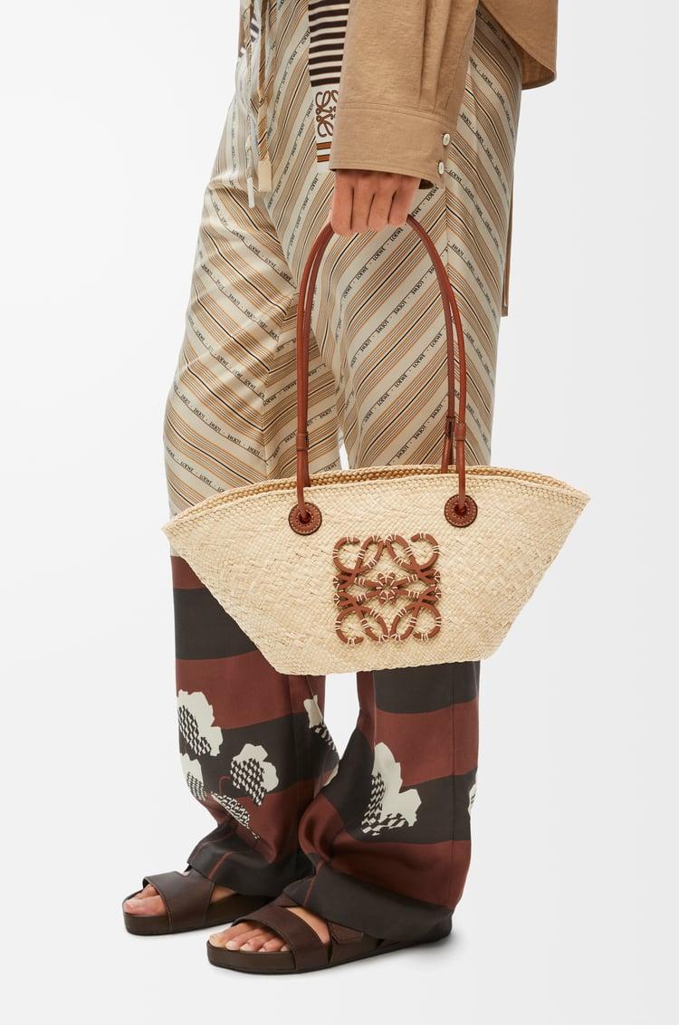 Loewe Small Anagram Basket bag in iraca palm and calfskin 2 Colours COMPRAR AHORA