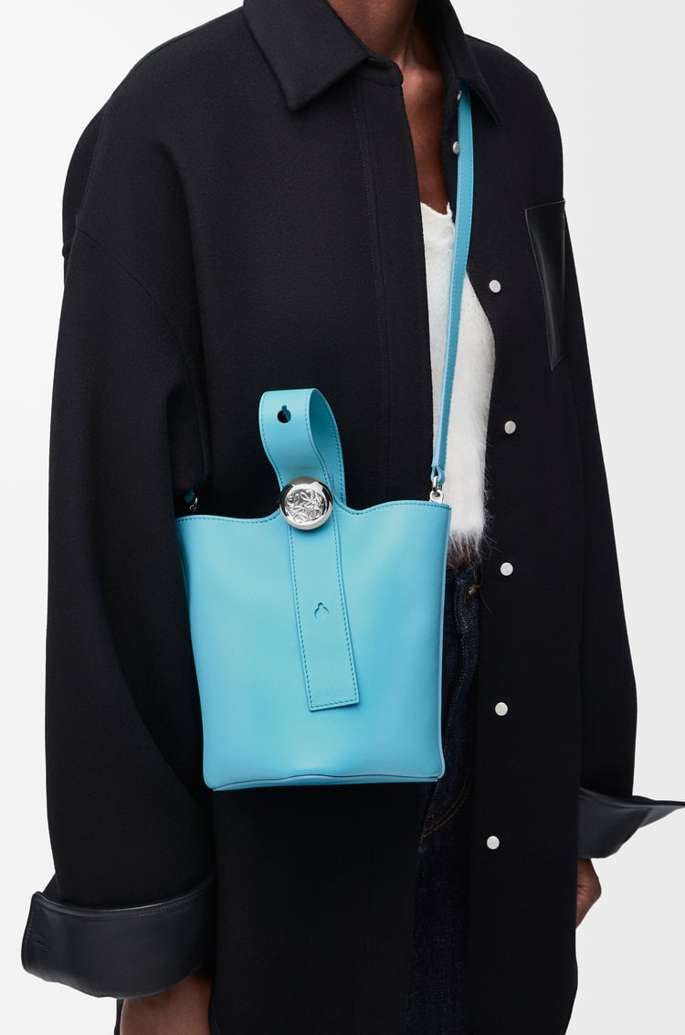 Loewe Mini Pebble bucket in smooth calfskin 11 Colours Liquidación