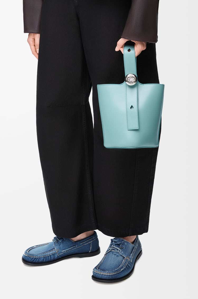 Loewe Mini Pebble bucket in smooth calfskin 11 Colours Limitado a 3 días