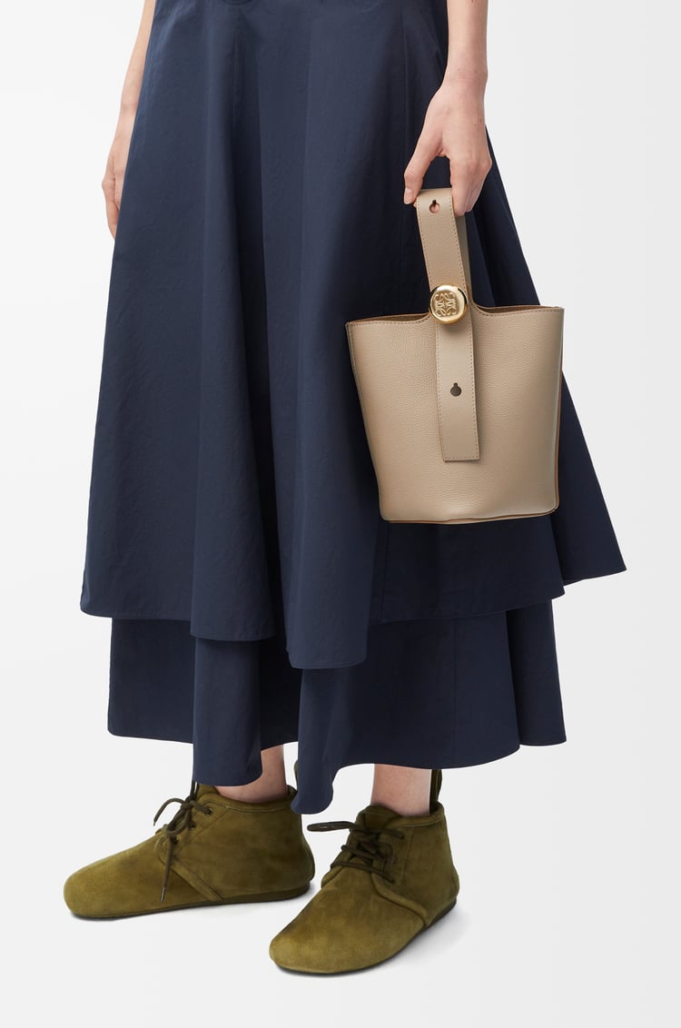 Loewe Mini Pebble Bucket bag in soft grained calfskin 4 Colours Rebajas