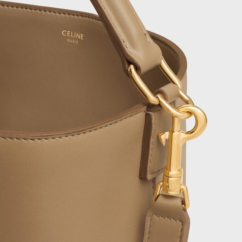 Celine BOLSO CUBO LOUISE MEDIANO DE PIEL DE BECERRO LISA Superdescuento