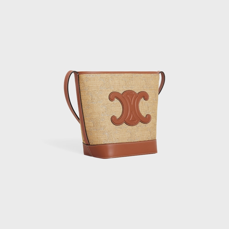 Celine BOLSO CUBO PEQUEÑO DE PIEL TRIOMPHE DE TEJIDO EFECTO RAFIA CON JACQUARD TRIOMPHE 2025