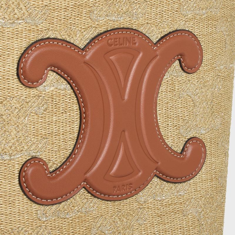 Celine BOLSO CUBO PEQUEÑO DE PIEL TRIOMPHE DE TEJIDO EFECTO RAFIA CON JACQUARD TRIOMPHE 2025