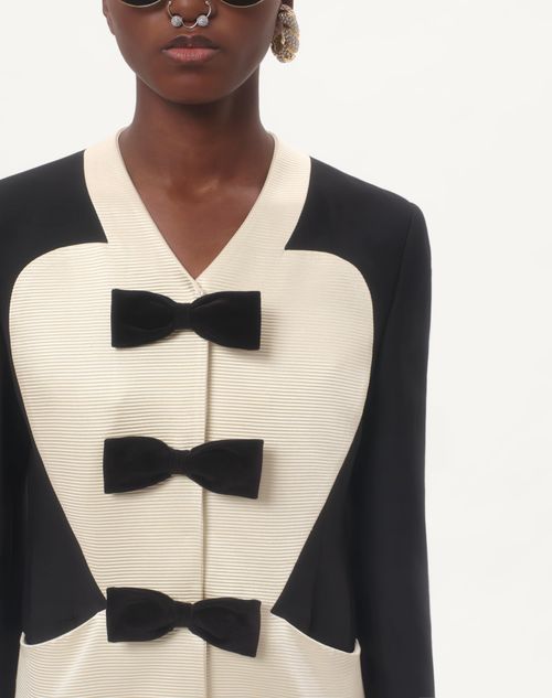 Valentino CHAQUETA DE CREPE COUTURE CON LAZOS Solo hoy