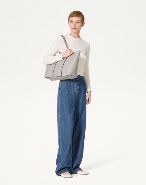 Valentino BOLSO DE COMPRAS VALENTINO GARAVANI ROCKSTUD DE CUERO DE BECERRO GRANEADO Última moda