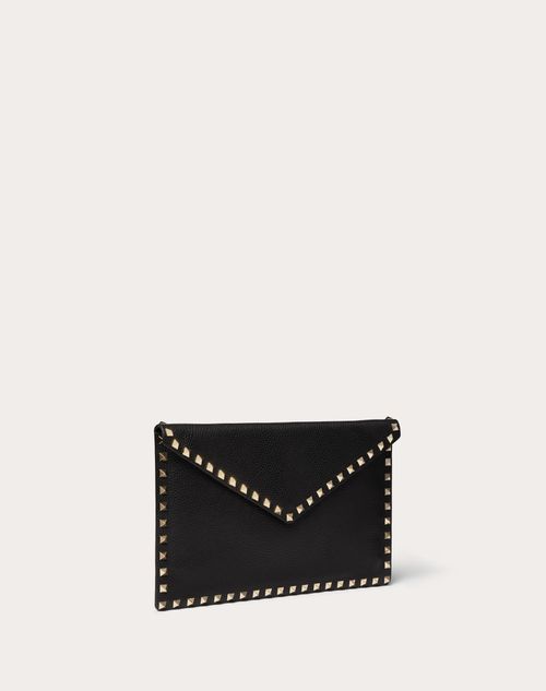Valentino BOLSO TIPO SOBRE ROCKSTUD DE PIEL DE BECERRO GRANULADA Libre de impuestos
