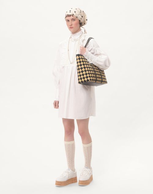 Valentino BOLSO DE COMPRAS ROCKSTUD DE VALENTINO GARAVANI CON BORDADO DE RAFIA SINTÉTICA Descuento por venta flash