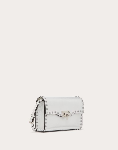 Valentino BANDOLERA ROCKSTUD PEQUEÑA DE CUERO DE BECERRO GRANEADO METALIZADO Rebajas baratas