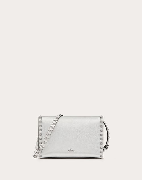 Valentino BANDOLERA ROCKSTUD PEQUEÑA DE CUERO DE BECERRO GRANEADO METALIZADO Rebajas baratas