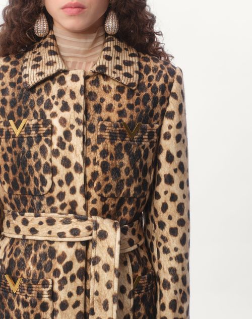 Valentino ABRIGO DE PAÑO DE LANA ESTAMPADO CON MANCHAS DE JAGUAR Mejor oferta
