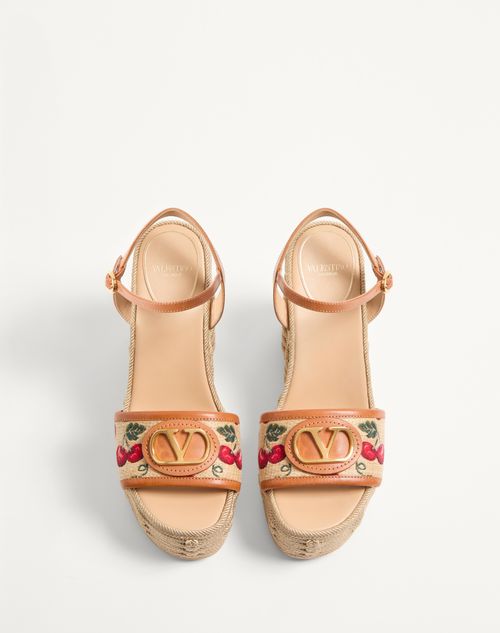Valentino SANDALIA VLOGO SIGNATURE CON MOTIVO CHERRYFIC Y TACÓN EN CUÑA DE 120 MM Ofertas de temporada