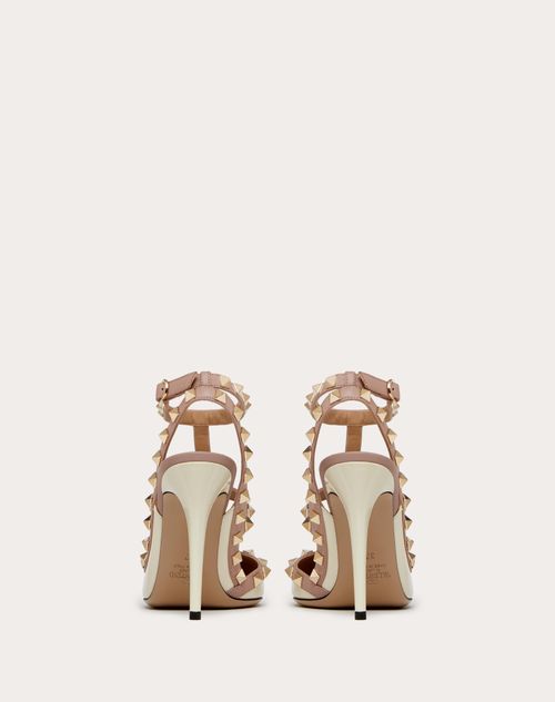 Valentino SALONES ROCKSTUD DE CHAROL CON TIRAS Y TACÓN DE 100 MM Solo hoy