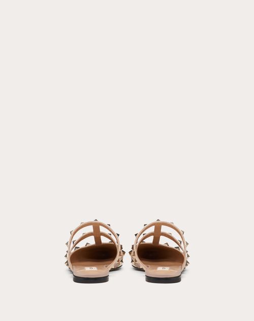 Valentino MULES ROCKSTUD DE CHAROL Precios de Black Friday