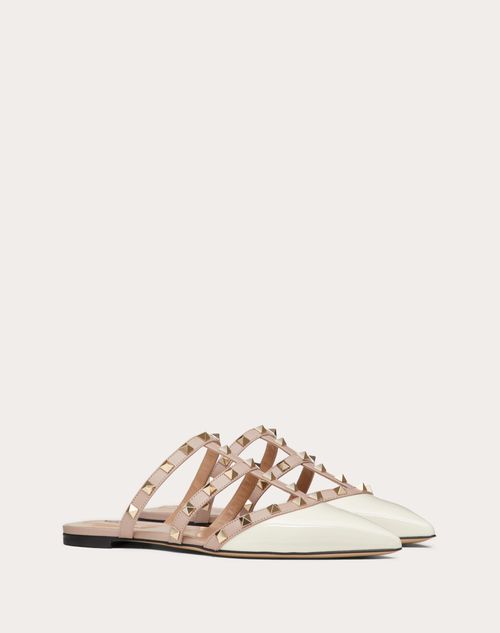 Valentino MULES ROCKSTUD DE CHAROL En oferta