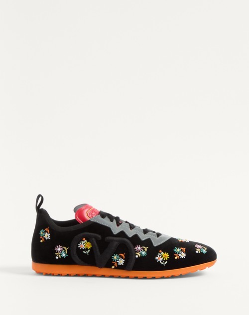 Valentino ZAPATILLA CHROMATHON DE TERCIOPELO CON BORDADO FLORAL
