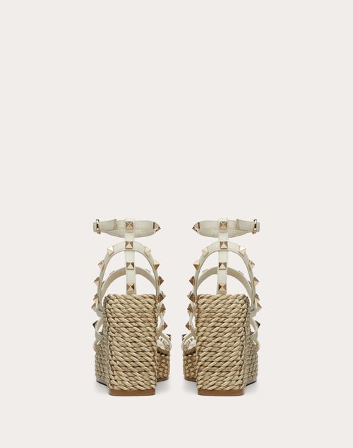 Valentino SANDALIAS DE CUÑA ROCKSTUD DE PIEL DE BECERRO CON TIRAS Y TACÓN DE 95 MM Liquidación