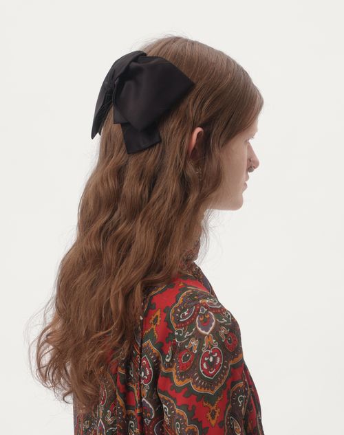 Valentino PINZA PARA EL CABELLO VLOGO SIGNATURE DE SATÉN Ofertas de temporada