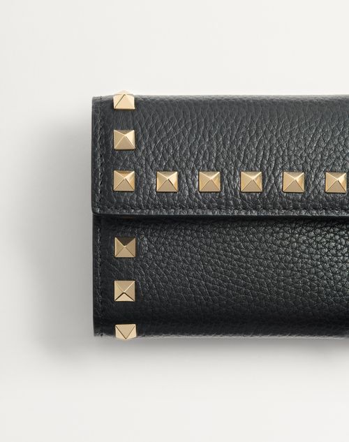 Valentino BILLETERA PLEGABLE ROCKSTUD DE CUERO GRANEADO DE BECERRO Superdescuento