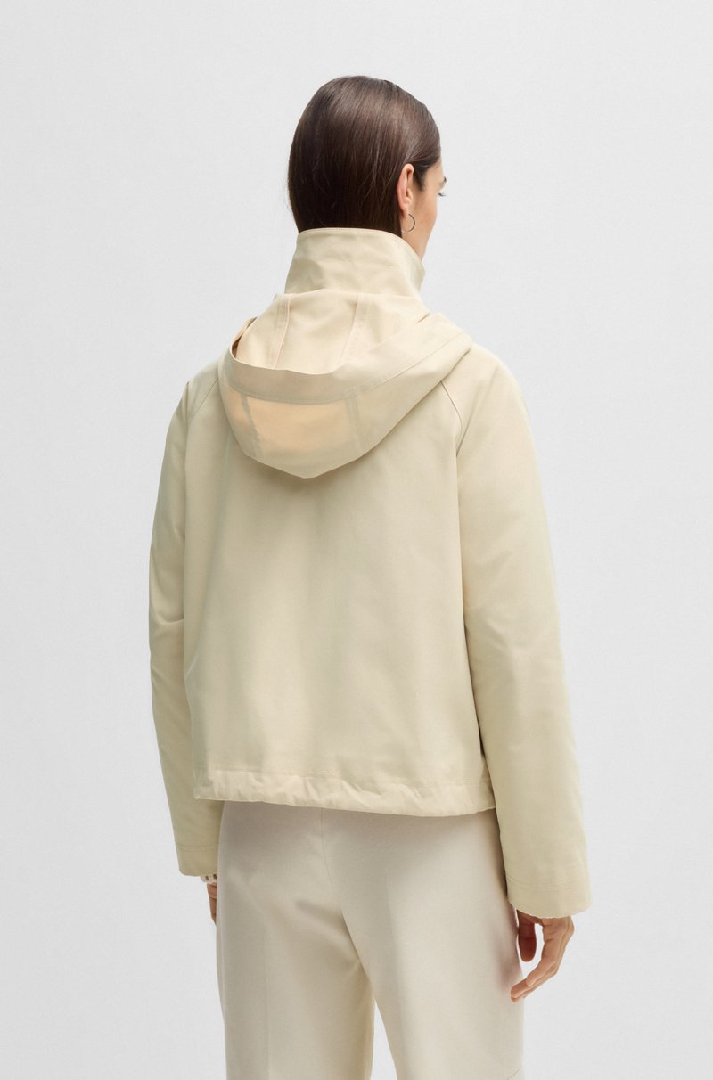 Hugo Boss Parka con capucha en tejido repelente al agua Ofertas de temporada