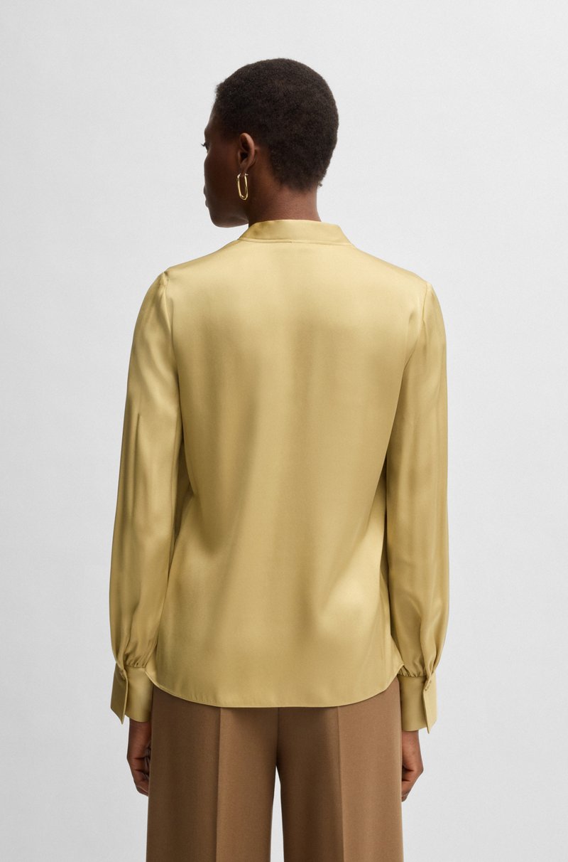 Hugo Boss Blusa relaxed fit en seda elástica con cuello ojo de cerradura Rebajas de fin de temporada