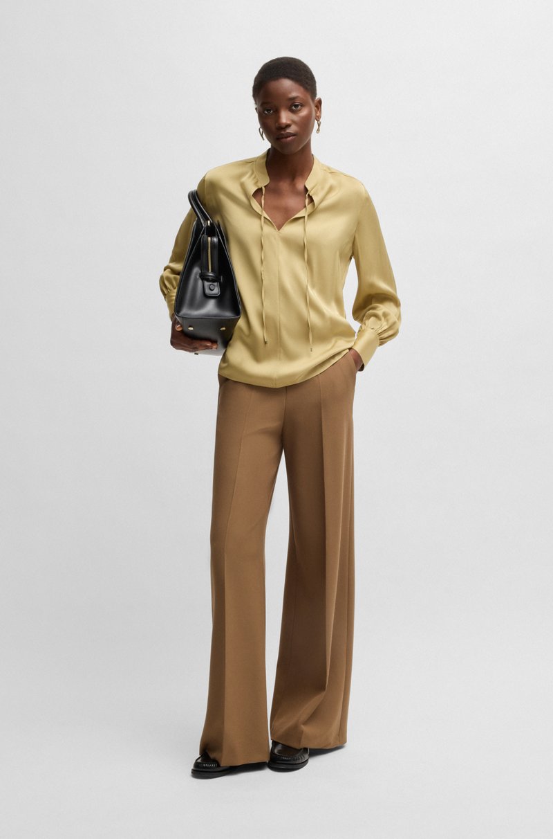 Hugo Boss Blusa relaxed fit en seda elástica con cuello ojo de cerradura Rebajas de fin de temporada