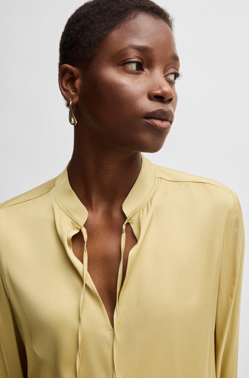 Hugo Boss Blusa relaxed fit en seda elástica con cuello ojo de cerradura Rebajas de fin de temporada