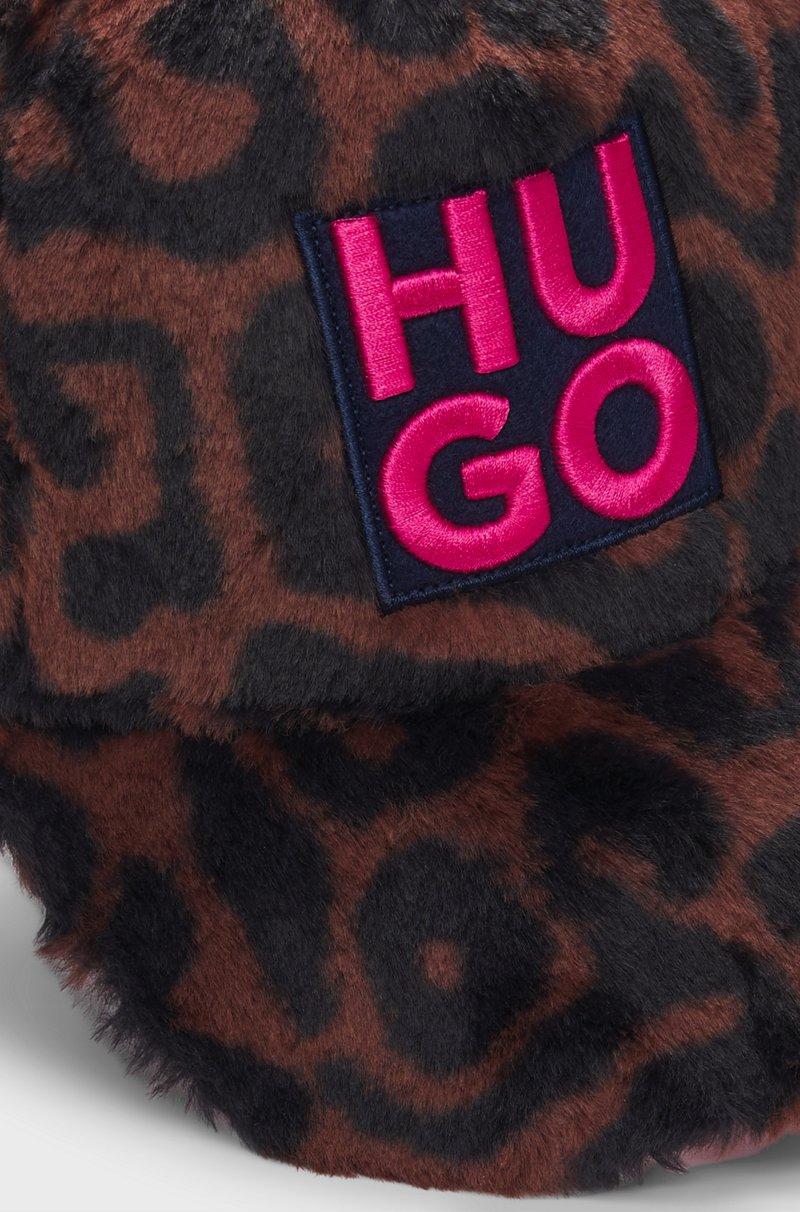 Hugo Boss Gorra para niños en imitación de piel con logo apilado y estampado de guepardo Solo queda un día