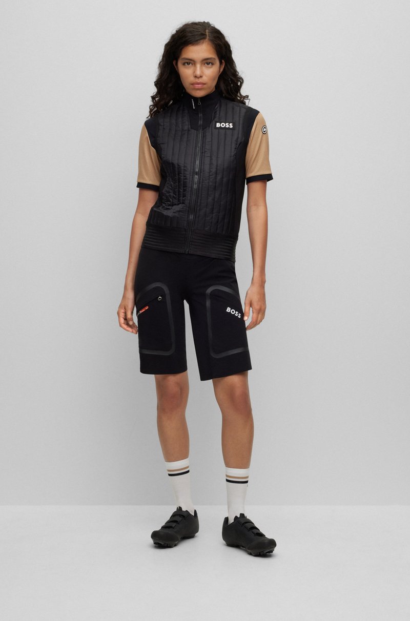Hugo Boss Chaleco BOSS x ASSOS en material repelente al agua con aislante